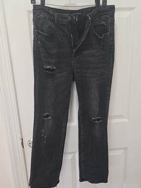 Women’s Straight-Leg Distressed Jeans in Black